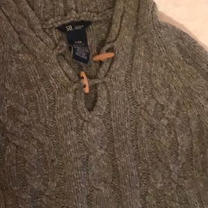 Cable knit thick sweater